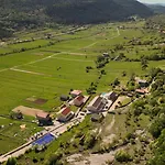 Willa Terra Moro - Split By Guide Crivac