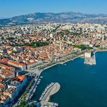 Terra Moro - Split By Guide *