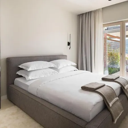 Terra Moro - Split By Guide