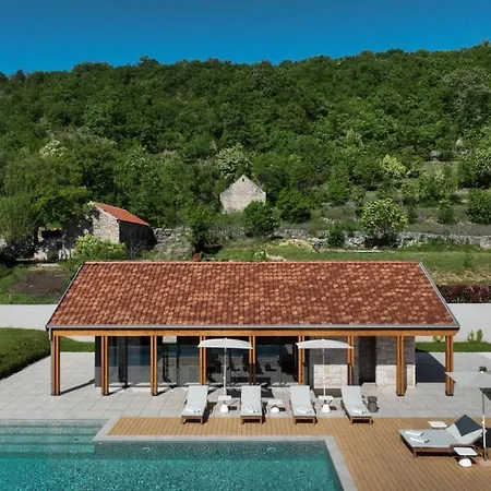 Terra Moro - Split By Guide Crivac