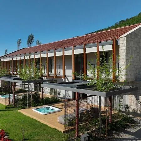 Terra Moro - Split By Guide * Crivac