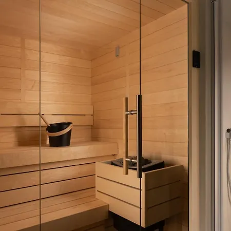 Willa Terra Moro - Split By Guide