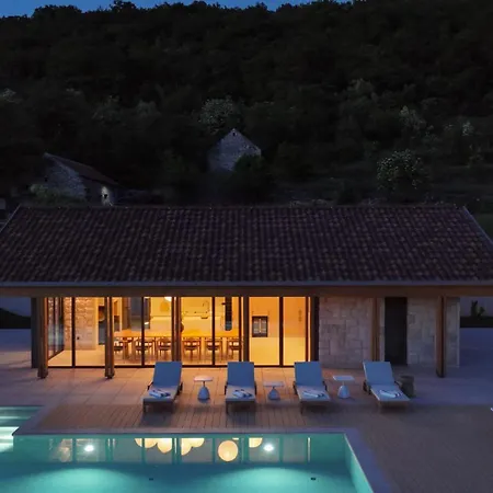 Terra Moro - Split By Guide Villa Crivac