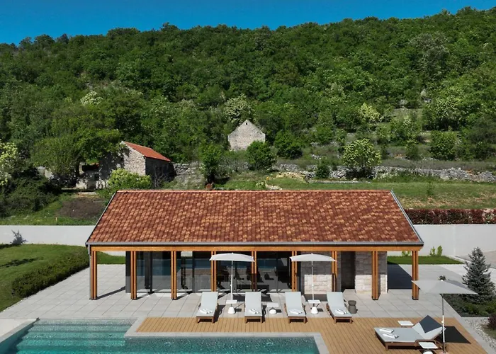 Willa Terra Moro - Split By Guide