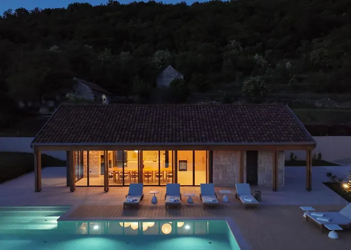 Terra Moro - Split By Guide فيلة Crivac