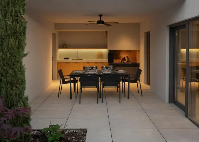 Terra Moro - Split By Guide Willa