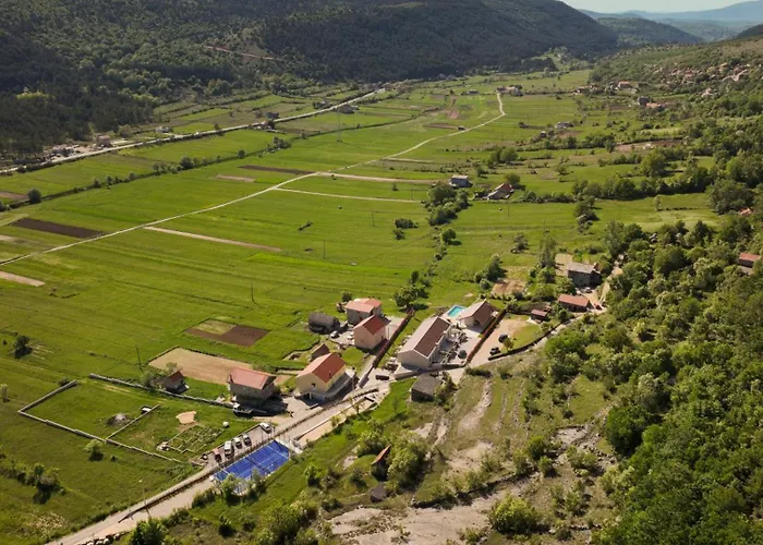 فيلة Terra Moro - Split By Guide Crivac