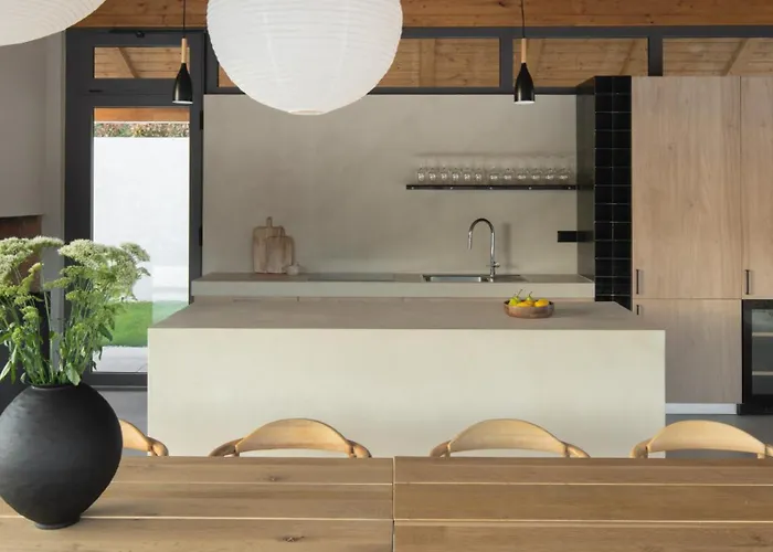 Willa Terra Moro - Split By Guide